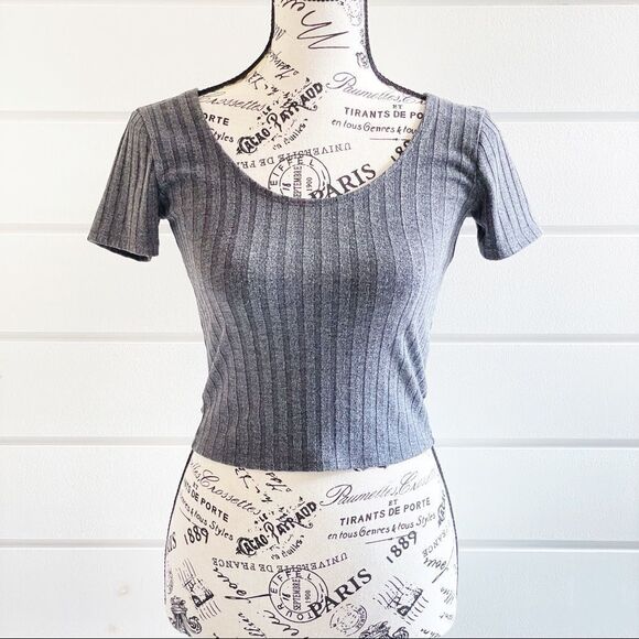 Hollister Womens Grey Ribbed Knit Square Neck Slim Fit Crop Tee Size Small - Picture 1 of 9